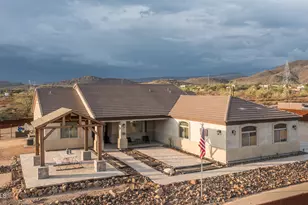 39722 N New River Rd, Phoenix, AZ 85086 - Photo 2