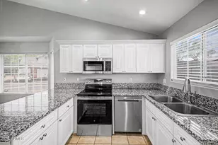 860 N McQueen Rd, Chandler, AZ 85225 - Photo 4