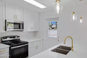 8426 E Monterey Way, Scottsdale, AZ 85251 - Photo 14
