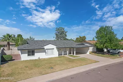 8426 E Monterey Way, Scottsdale, AZ 85251 - Photo 2
