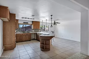 3235 E Sunnyside Ln, Phoenix, AZ 85032 - Photo 8