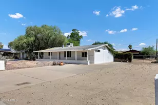 3235 E Sunnyside Ln E, Phoenix, AZ 85032 - Photo 1