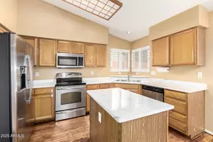 15221 N 87th Dr, Peoria, AZ 85381 - Photo 18