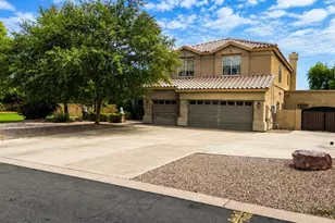 241 S Equestrian Ct, Gilbert, AZ 85296 - Photo 2