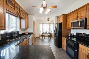 933 N Sericin Cir, Mesa, AZ 85205 - Photo 2