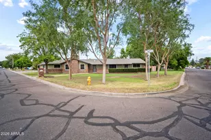 1542 W Loma Ln, Phoenix, AZ 85021 - Photo 44