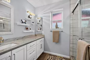 15 E Angela Dr, Phoenix, AZ 85022 - Photo 22