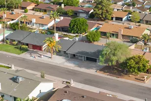 15 E Angela Dr, Phoenix, AZ 85022 - Photo 2