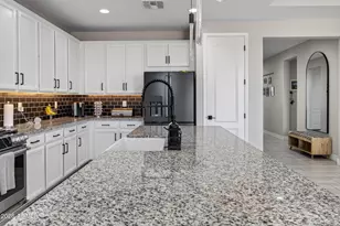 14045 W Mariposa Grande, Surprise, AZ 85387 - Photo 10