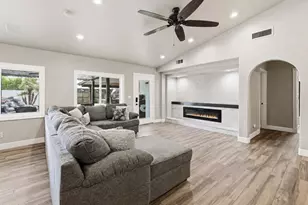 2560 N Lindsay Rd, Mesa, AZ 85213 - Photo 2