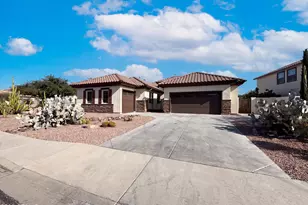 701 E Charlevoix Ave, Gilbert, AZ 85297 - Photo 16