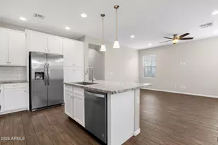 2477 W Market Pl, Chandler, AZ 85248 - Photo 10