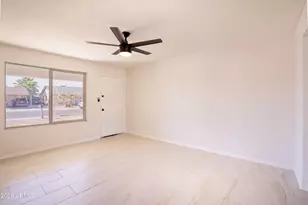7728 W Cheery Lynn Rd, Phoenix, AZ 85033 - Photo 8