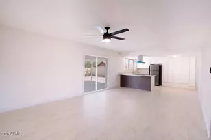 7728 W Cheery Lynn Rd, Phoenix, AZ 85033 - Photo 10
