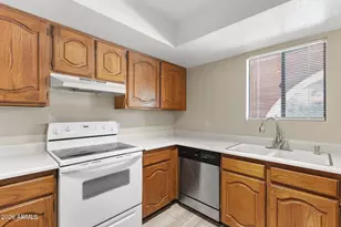 12212 N Paradise Vlg Pkwy S, Phoenix, AZ 85032 - Photo 6