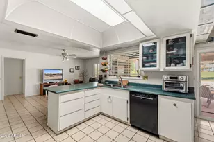 12039 N Sun Valley Dr, Sun City, AZ 85351 - Photo 8