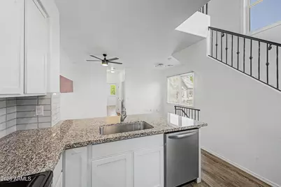 5631 S 21st Place, Phoenix, AZ 85040 - Photo 12
