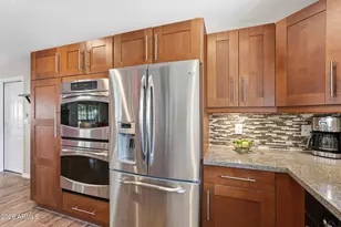 2019 E Flynn Ln, Phoenix, AZ 85016 - Photo 6
