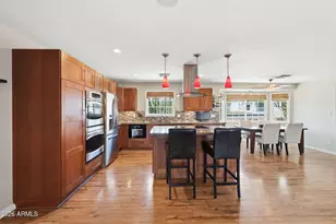 2019 E Flynn Ln, Phoenix, AZ 85016 - Photo 8