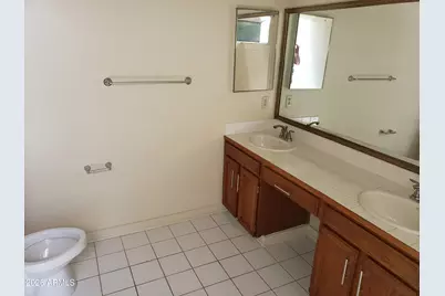 1536 S River Drive E, Tempe, AZ 85281 - Photo 4