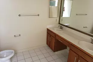 1536 S River Dr E, Tempe, AZ 85281 - Photo 4