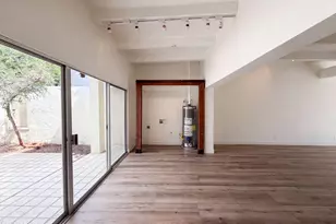 5341 N Questa Tierra Dr, Phoenix, AZ 85012 - Photo 8