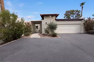 5341 N Questa Tierra Dr, Phoenix, AZ 85012 - Photo 1