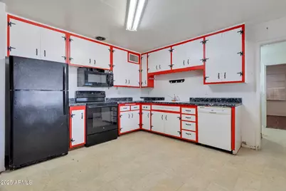 6507 N 33rd Avenue, Phoenix, AZ 85017 - Photo 8