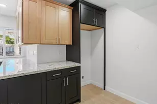 326 E Huntington Dr, Tempe, AZ 85282 - Photo 2