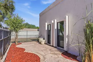 326 E Huntington Dr, Tempe, AZ 85282 - Photo 24