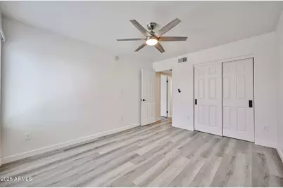 6024 W Golden Lane, Glendale, AZ 85302 - Photo 8