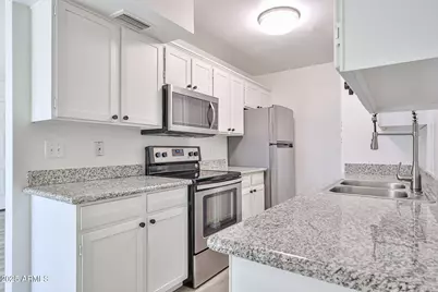 6024 W Golden Lane, Glendale, AZ 85302 - Photo 2