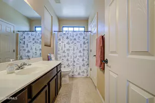 2404 W Dusty Wren Dr, Phoenix, AZ 85085 - Photo 32