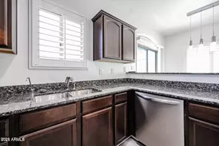 2725 E Mine Creek Rd, Phoenix, AZ 85024 - Photo 8