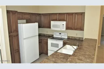 2471 W Hemlock Way, Chandler, AZ 85248 - Photo 2