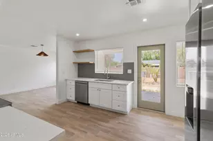 2290 W Village Dr, Phoenix, AZ 85023 - Photo 10