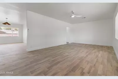 2290 W Village Drive, Phoenix, AZ 85023 - Photo 2