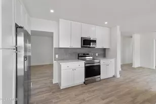 2290 W Village Dr, Phoenix, AZ 85023 - Photo 8