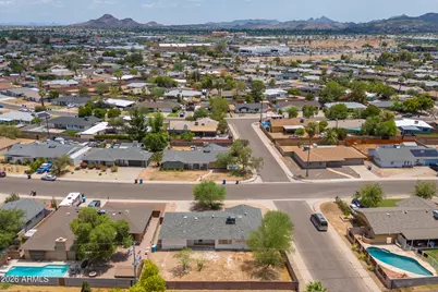 2290 W Village Drive, Phoenix, AZ 85023 - Photo 20