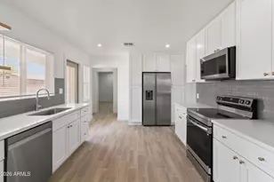 2290 W Village Dr, Phoenix, AZ 85023 - Photo 6
