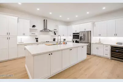 4552 N 52nd Place, Phoenix, AZ 85018 - Photo 14