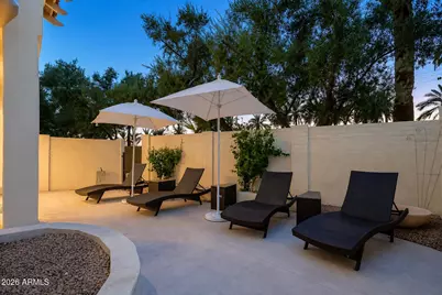 4552 N 52nd Place, Phoenix, AZ 85018 - Photo 4