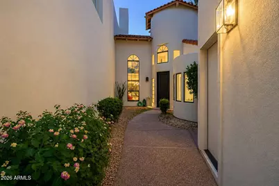 4552 N 52nd Place, Phoenix, AZ 85018 - Photo 2
