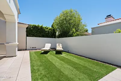3927 E Crittenden Lane, Phoenix, AZ 85018 - Photo 46
