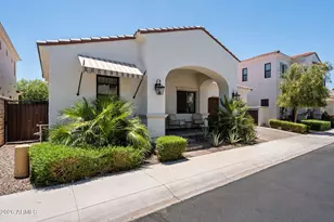 3927 E Crittenden Ln, Phoenix, AZ 85018 - Photo 2