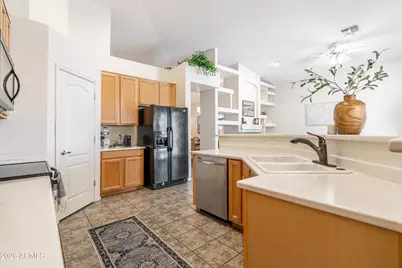 16105 E Andrew Drive, Fountain Hills, AZ 85268 - Photo 10