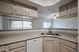 4644 N 22nd St, Phoenix, AZ 85016 - Photo 12