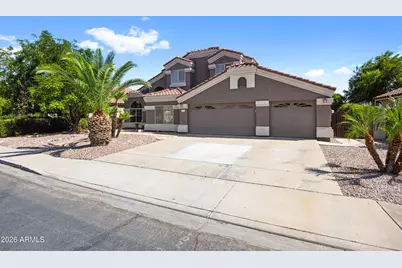 713 W Johnson Drive, Gilbert, AZ 85233 - Photo 2
