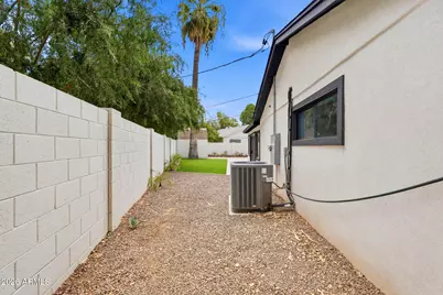 524 W Harmont Drive, Phoenix, AZ 85021 - Photo 46