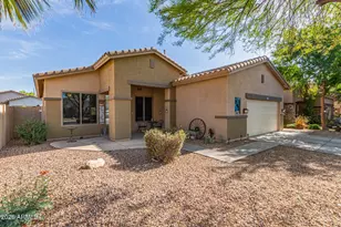 839 E Leo Pl, Chandler, AZ 85249 - Photo 2